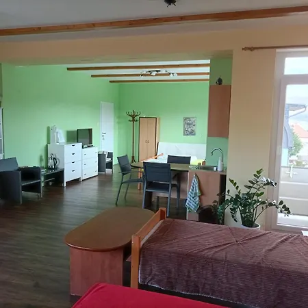 Ansat Opatovská 20 *